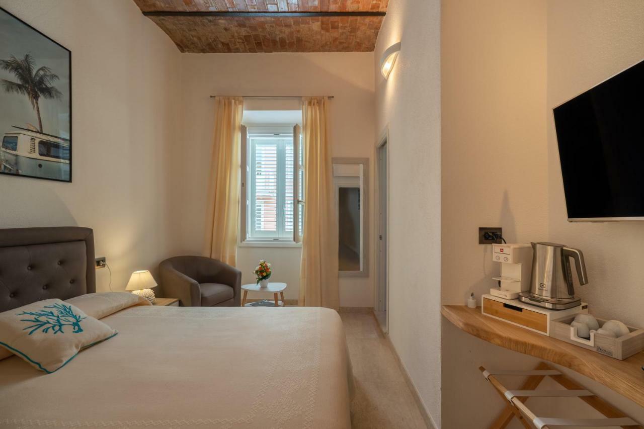 Corso Umberto Rooms 올비아 외부 사진